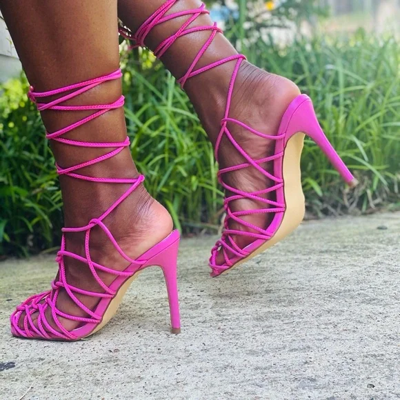 Women Heels - Picture 2 of 2